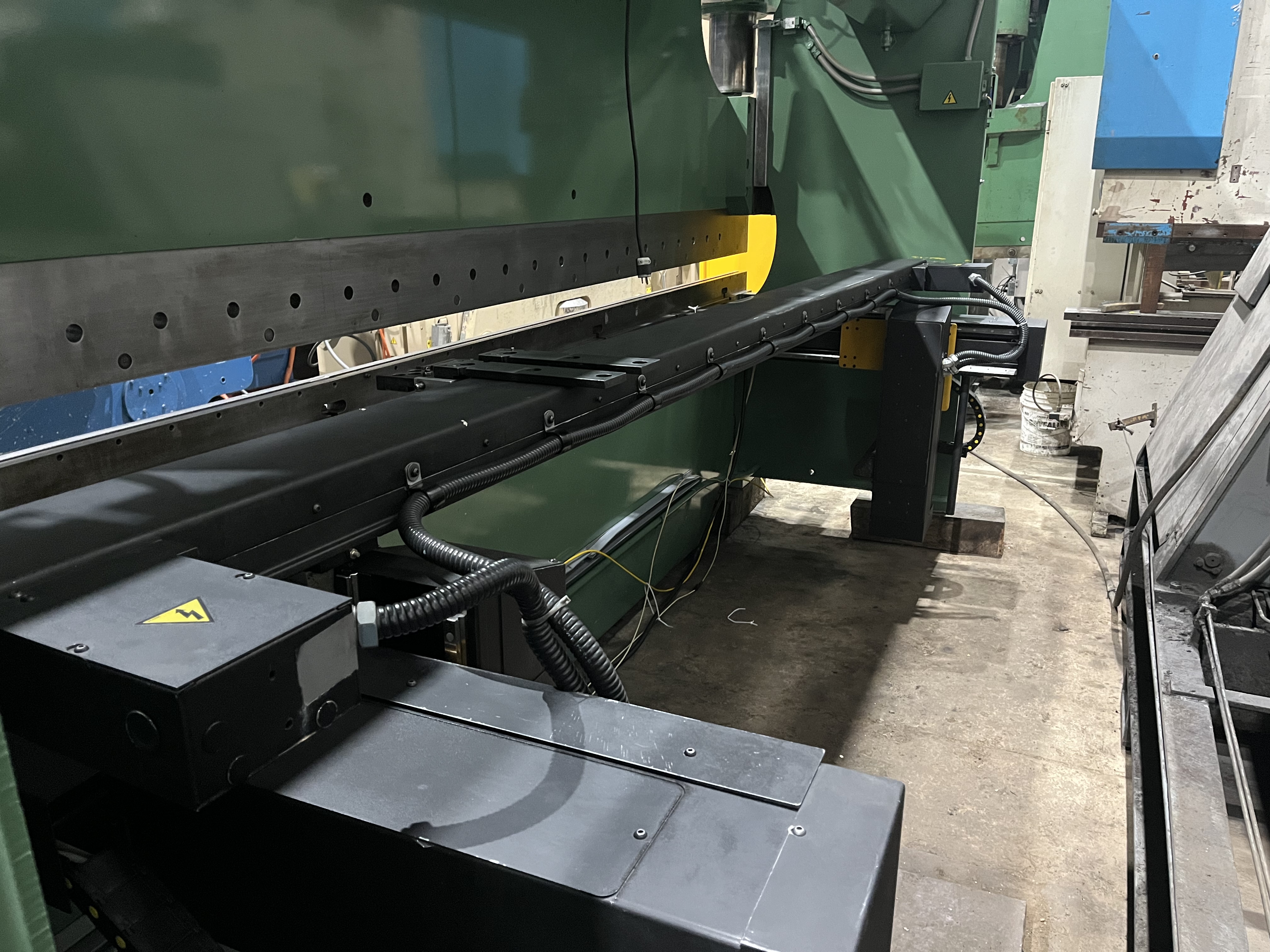 175 Ton X 14’  Cincinnati Model 175 AF12 Autoform CNC Hydraulic Press Brake
